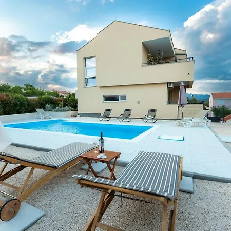 Donna 빌라 Pridraga